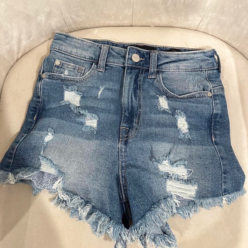 kendall and kylie “the iconshort”